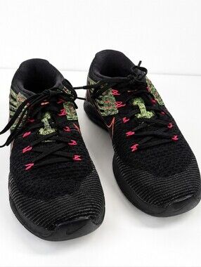 NIKE Grip Metcon DSX Flyknit Sneakers